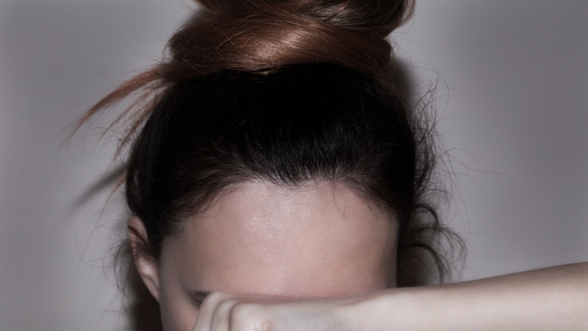 Eine junge Frau leidet unter ihren fleischfressenden Geschw&uuml;ren im Gesicht. (Foto)
