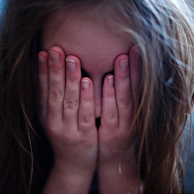 12 Stämme: Reporter im Kinderschänder-Sumpf