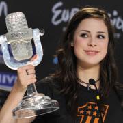 Kurz nach ihrem Sieg beim ESC 2010 in Oslo: Lena Meyer-Landrut mit vollen Wangen. SO wollen ihre Fans die Sängerin zurück.