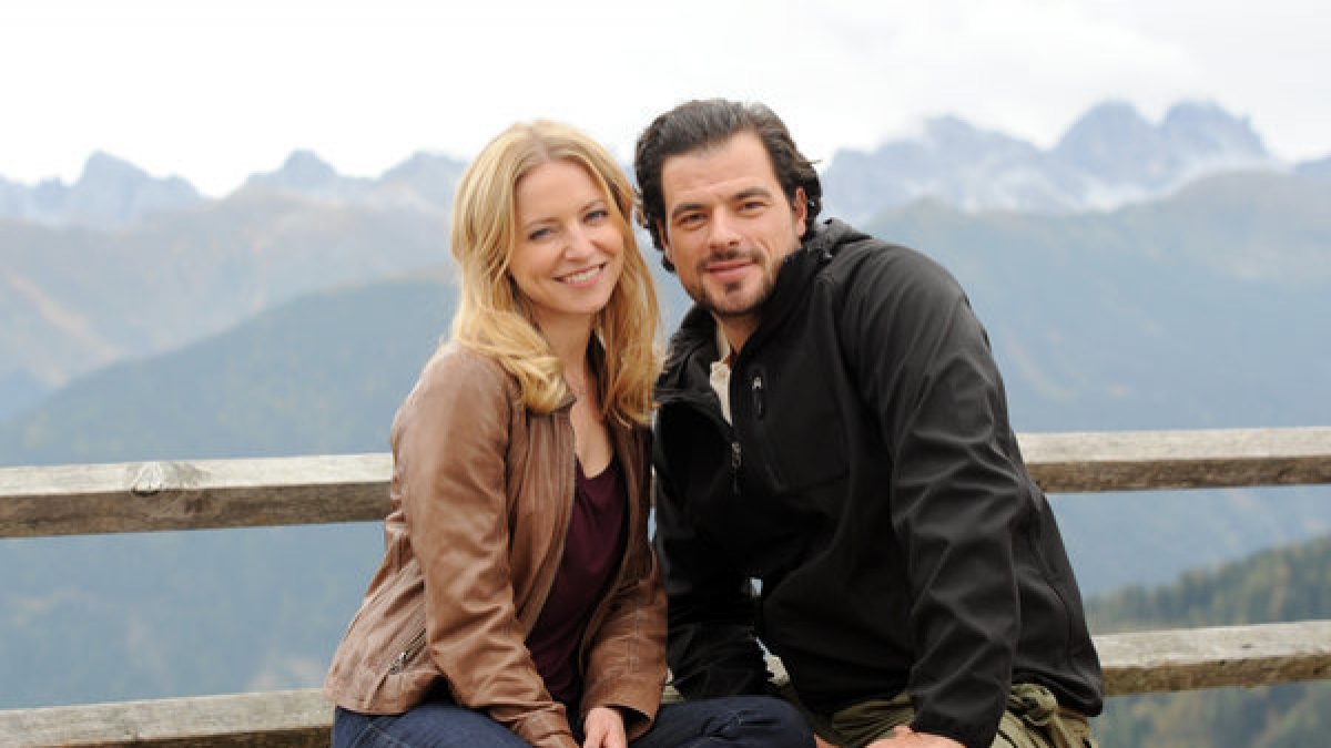 F&uuml;r die TV-Reihe "Hanna Hellmann" stand Tobias Licht mit Kollegin Diana Staehly vor der Kamera. (Foto)