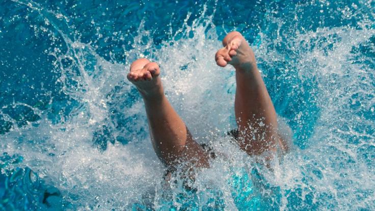 Eine 28 Jahre alte Frau wurde in einem Stuttgarter Freizeitbad Opfer eines sexuellen Übergriffs (Symbolbild).
