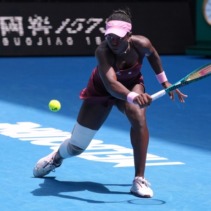 Victoria Mboko gegen Katerina Siniakova