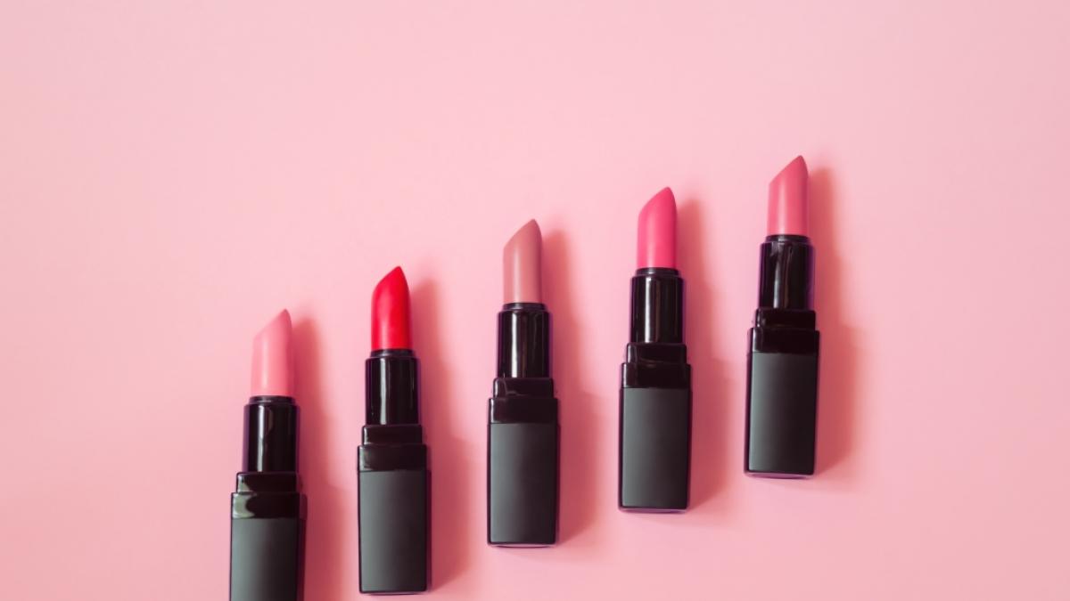 Alle Lippenstifte im Stiftung Warentest enthielten Schadstoffe. (Foto)