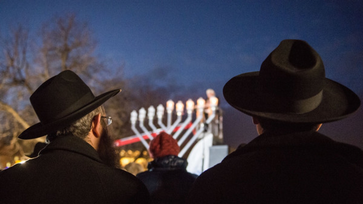 Juden feiern zwar kein Weihnachten, aber daf&uuml;r das Lichterfest Channuka im Dezember. (Foto)