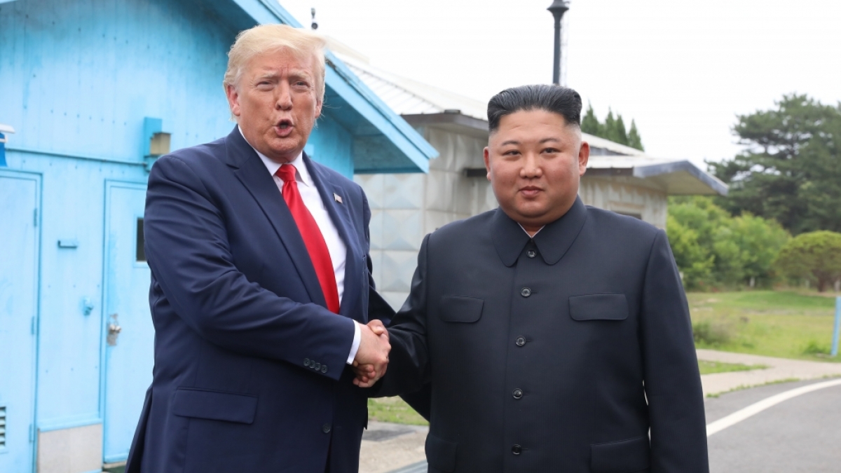 Donald Trump und Kim Jong Un trafen sich in der entmilitarisierten Zone (DMZ) an der innerkoreanischen Grenze zwischen Nord- und S&uuml;dkorea im Juni 2019. (Foto)