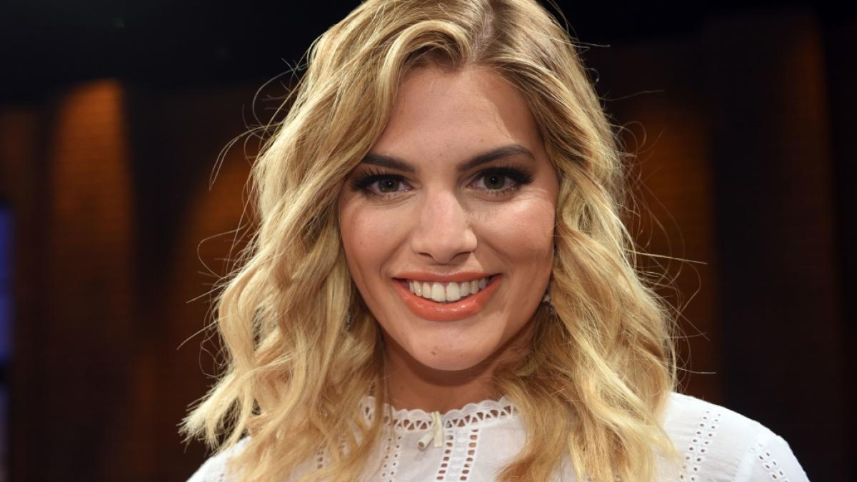 Angelina Kirsch l&uuml;ftet einmal kr&auml;ftig durch. (Foto)