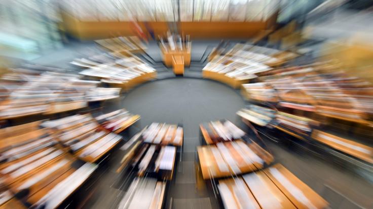 Die wiederholte Wahl zum Ministerpräsidenten in Thüringen soll am 4. März stattfinden - doch tags zuvor war fraglich, ob die Abstimmung im Landtag in Erfurt überhaupt stattfinden kann.