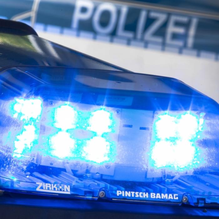 Jugendliche vergewaltigen Frau (51) mit Hilfe von einer 14-Jährigen