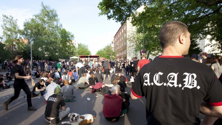 Wenn Linke demonstrieren, darf A.C.A.B. nicht fehlen.