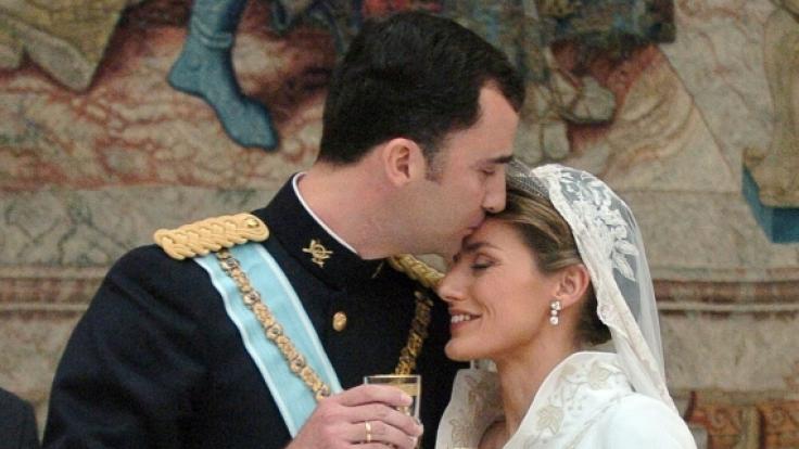 Zur Hochzeit des Thronfolgerpaares kamen 1.400 Gäste aus Hochadel, Politik und öffentlichem Leben.