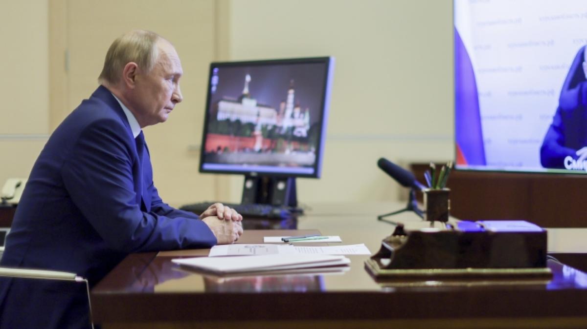 Wladimir Putin sieht wirtschaftlich schwierigen Zeit entgegen. (Foto)