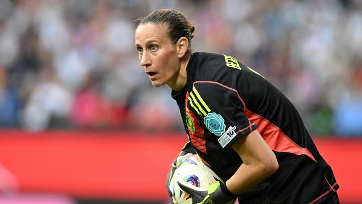 Ann-Katrin Berger, Position: Tor (Foto)