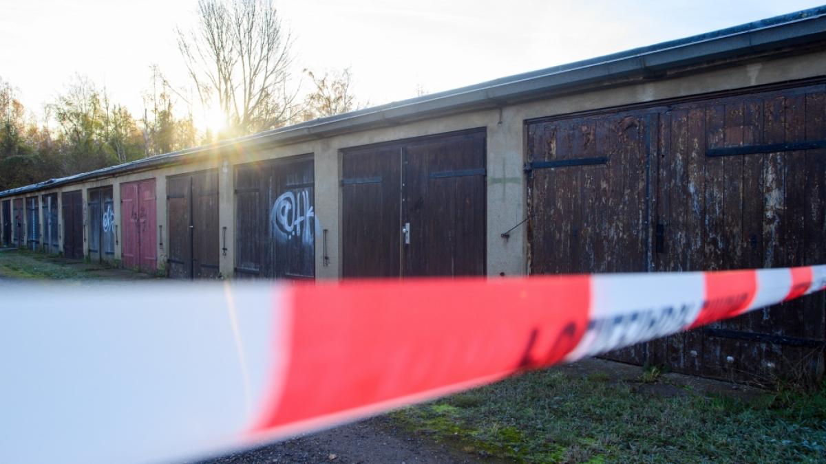 Die Leiche der tagelang vermissten Josefine (14) aus Sachsen-Anhalt wurde in diesem Garagenkomplex entdeckt. (Foto)