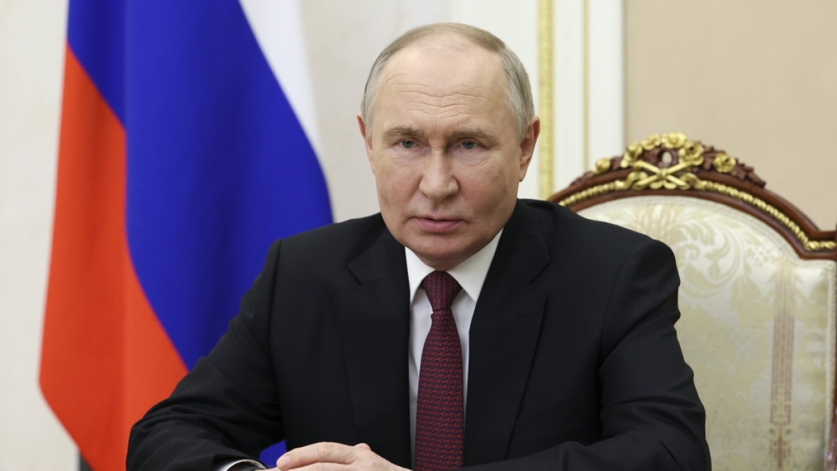 Wladimir Putin (Foto) sieht sich im Konflikt mit dem Westen als Opfer. Sein FSB-Geheimdienstbeamter Vladimir Kulischow wirft der Nato vor, Atomschl&auml;ge gegen Russland zu proben. (Foto)