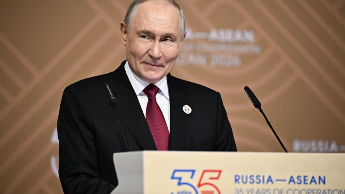 Dass Wladimir Putin seinen Ukraine-Krieg auch nach viereinhalb Jahren nicht beendet, liegt einem Historiker zufolge an einer tiefsitzenden Obsession, die den Kreml-Chef auf den Spuren Adolf Hitlers wandeln l&auml;sst. (Foto)