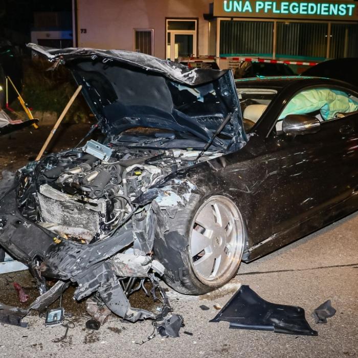Zwei Frauen bei Raser-Crash getötet - Verdächtiger war polizeibekannt