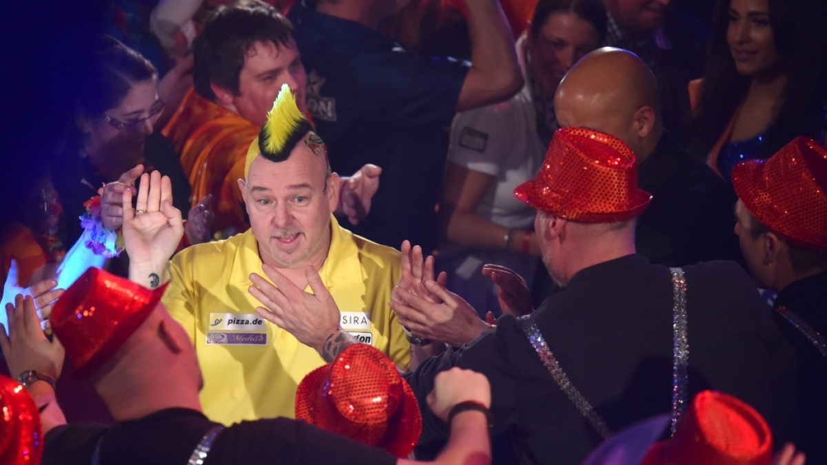 Ex-PDC-Weltmeister Peter Wright gibt sich auch bei der Promi-Darts-WM 2023 die Ehre. (Foto)