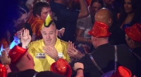 Ex-PDC-Weltmeister Peter Wright gibt sich auch bei der Promi-Darts-WM 2023 die Ehre.
