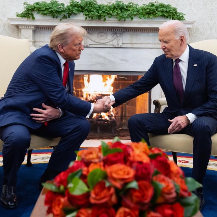 US-Präsident von wütender Trump-Nichte öffentlich zurechtgewiesen