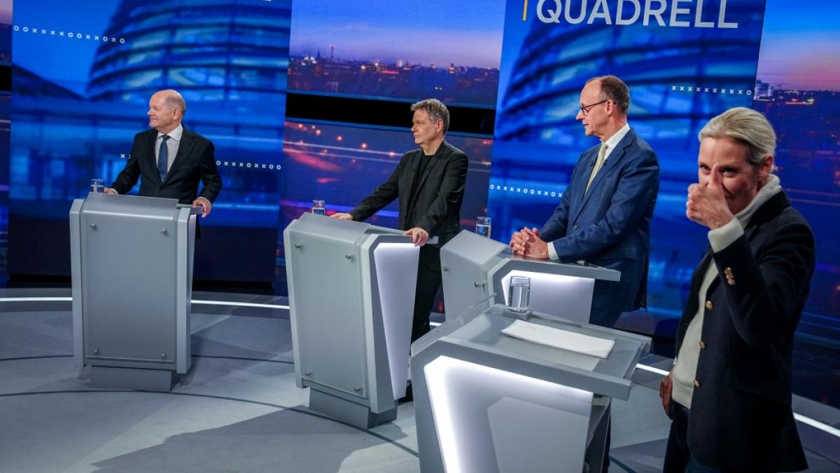 In "Das Quadrell - Kampf ums Kanzleramt" trafen erstmals die vier Kanzlerkandidaten Olaf Scholz, Robert Habeck, Friedrich Merz und Alice Weidel im direkten Live-TV-Schlagabtausch aufeinander. (Foto)