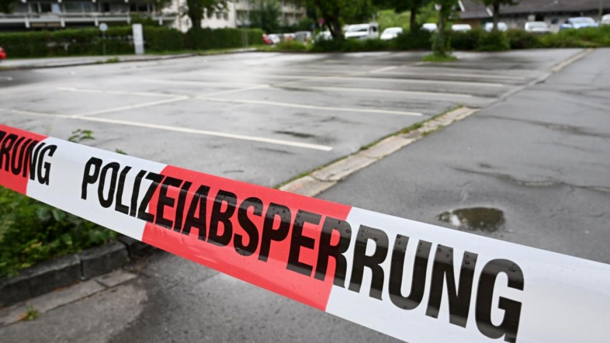 In Albstadt-Ebingen wurde ein Mann (23) auf der Stra&szlig;e erschossen. (Symbolfoto) (Foto)