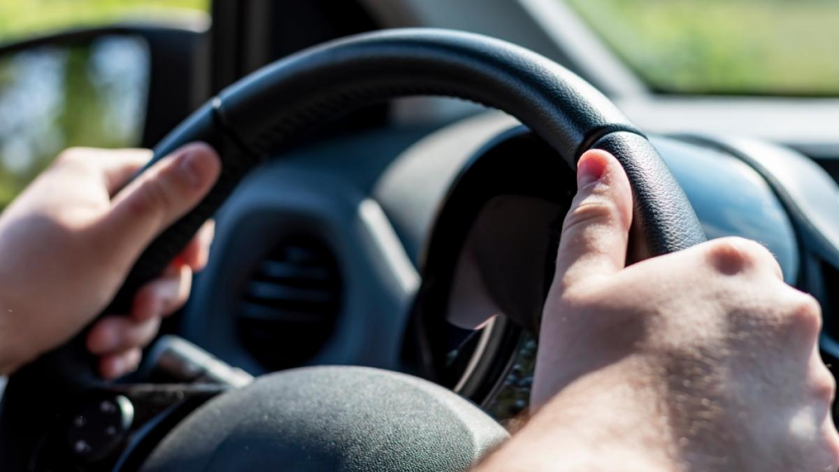 Ein Unfallfahrer entf&uuml;hrte auf der A44 ein Auto inklusive einer Beifahrerin. (Foto)