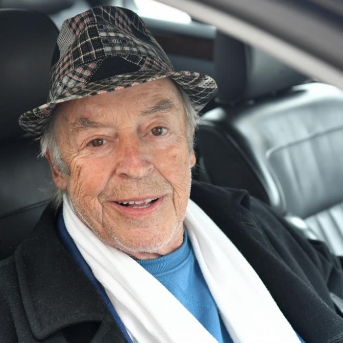 Kurz nach 85. Geburtstag! Familie bestätigt Tod von Schlagerlegende