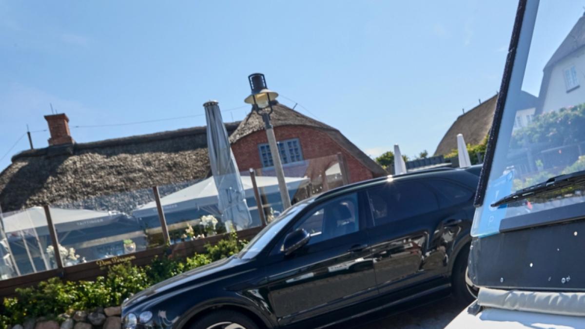 Die Polizei pr&uuml;ft ein Video mit rassistischem Gegr&ouml;le vor einem Sylter Lokal. Die SPD musste einen Post diesbez&uuml;glich zur&uuml;ckziehen. (Foto)
