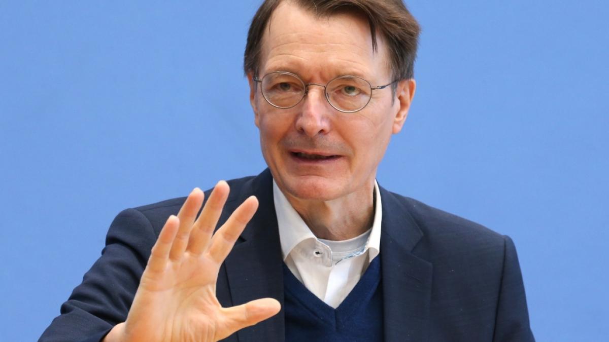 Karl Lauterbach h&auml;lt den H&ouml;hepunkt der Omikron-Welle f&uuml;r &uuml;berstanden. (Foto)