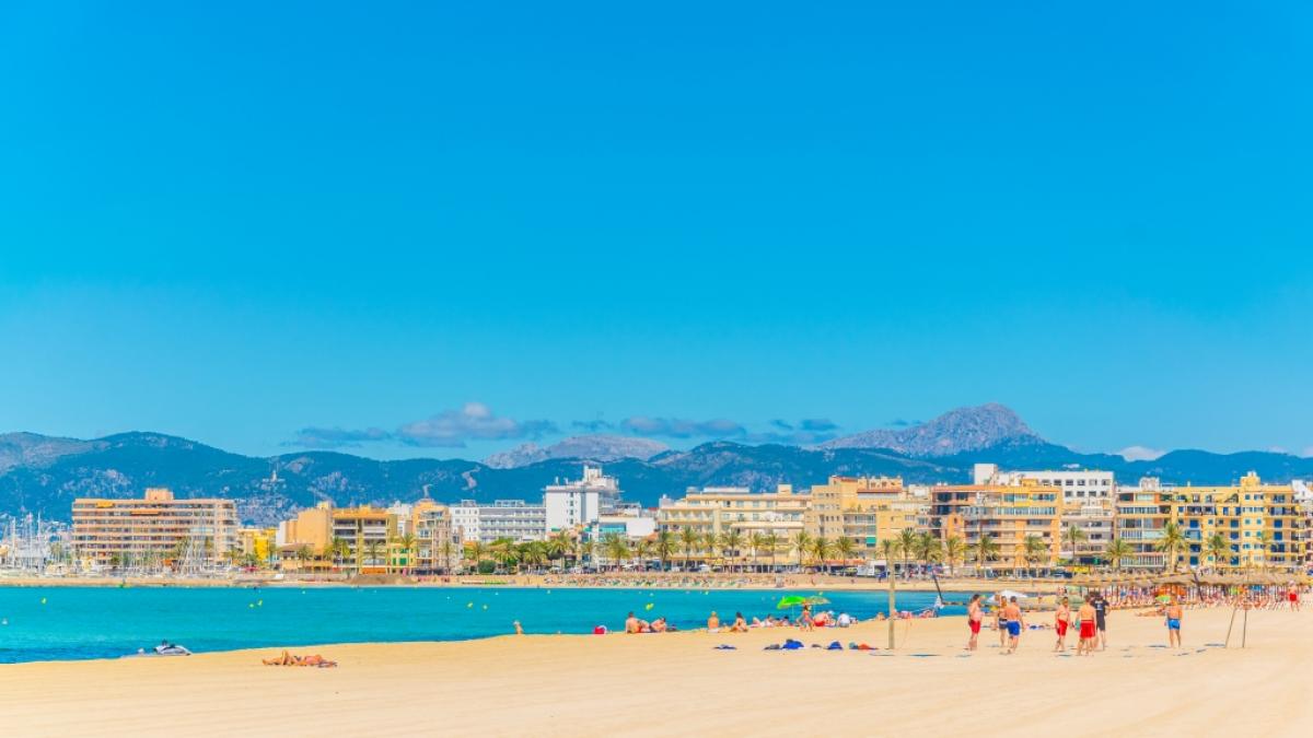 An der Playa de Plama auf Mallorca sollen sechs Deutsche eine Urlauberin missbraucht haben. (Foto)