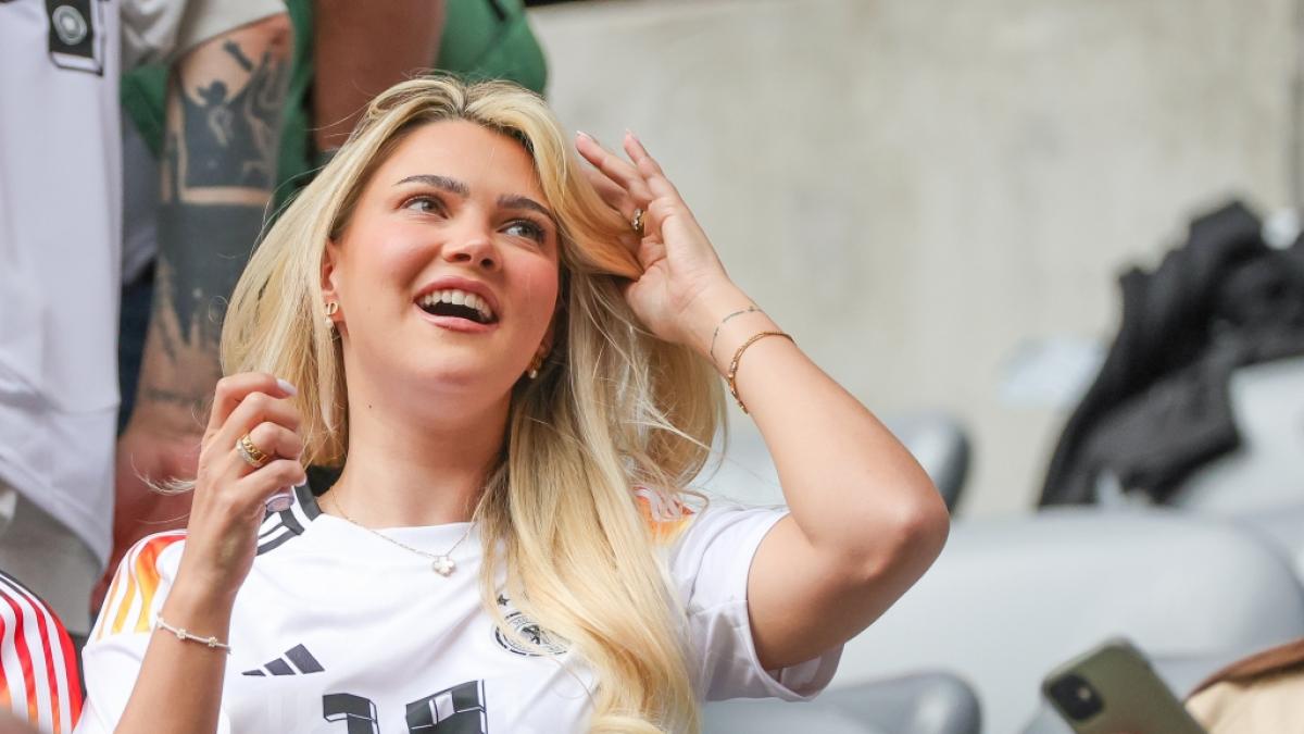 Lea Prinz, Freundin von Maximilian Mittelst&auml;dt, erlebte das 5:1 des DFB-Teams im EM-Er&ouml;ffnungsspiel gegen Schottland live im Stadion. (Foto)