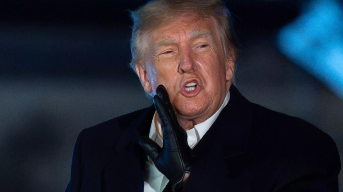 F&uuml;r Donald Trumps Familie zahlt sich die NFL-Revolution nicht nur sprichw&ouml;rtlich aus. (Foto)