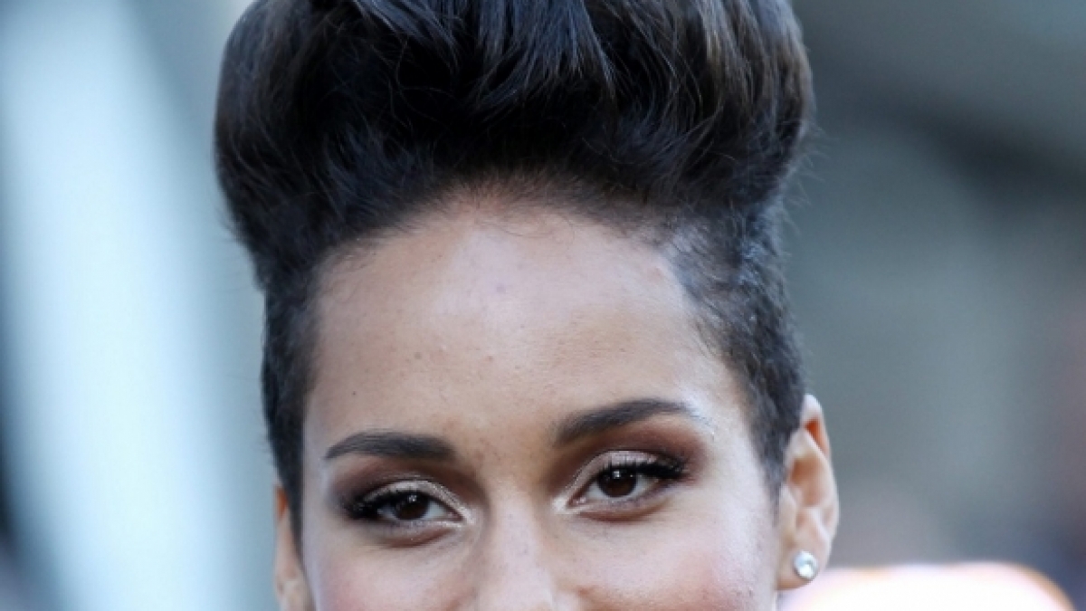 Soul-Sängerin Alicia Keys gewann mit ihrer Stimme bereits unzählige Grammys. Was kaum jemand weiß: Ihr eigentlicher Name lautet Alicia Augello Cook. (Foto)