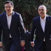Dmytro Kuleba (links) zeigte sich ernüchtert nach dem Treffen mit dem russischen Außenminister.