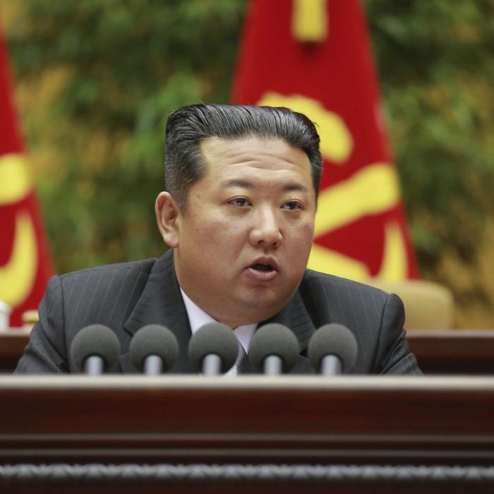 Mitten im Ukraine-Konflikt: Diktator Kim ballert wieder um sich!
