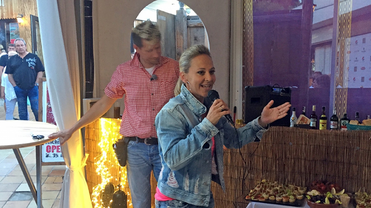 Unter ihrem K&uuml;nstlernamen "Kr&uuml;mel" ist Marion Pfaff auf Mallorca schon seit Jahren eine gefragte Schlagers&auml;ngerin. (Foto)