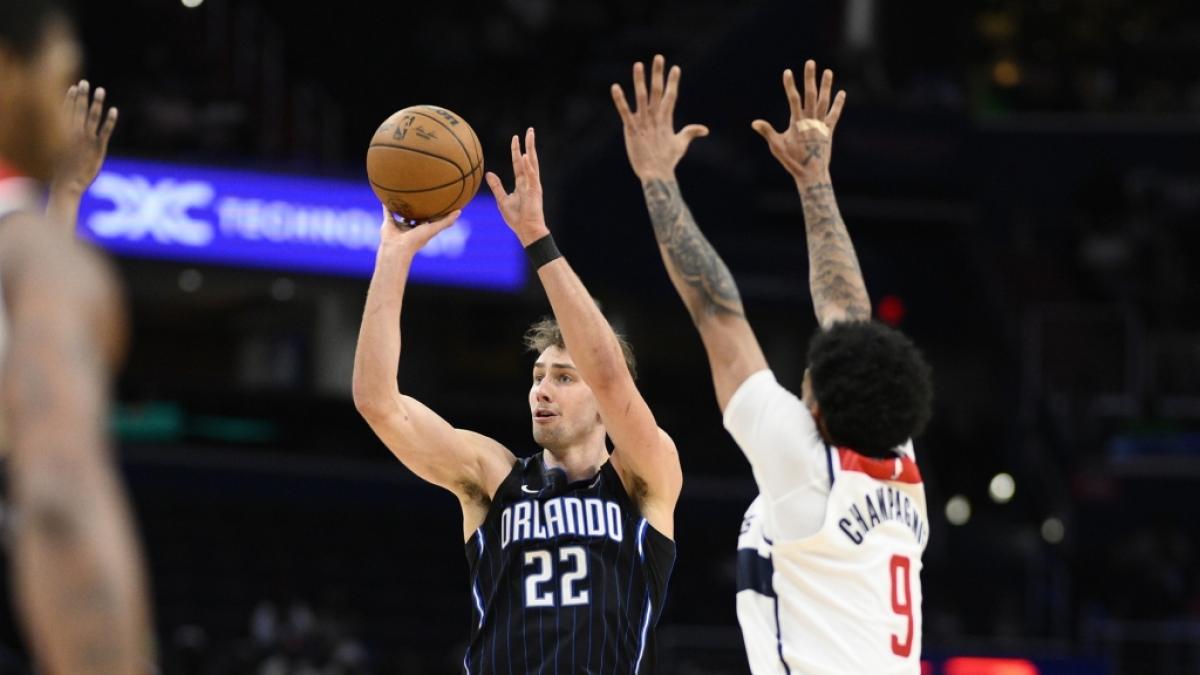 Der deutsche Franz Wagner (22) von den Orlando Magic-St&uuml;rmer wirft den Ball in der NBA, am 03.04.2025. (Symbolbild) (Foto)