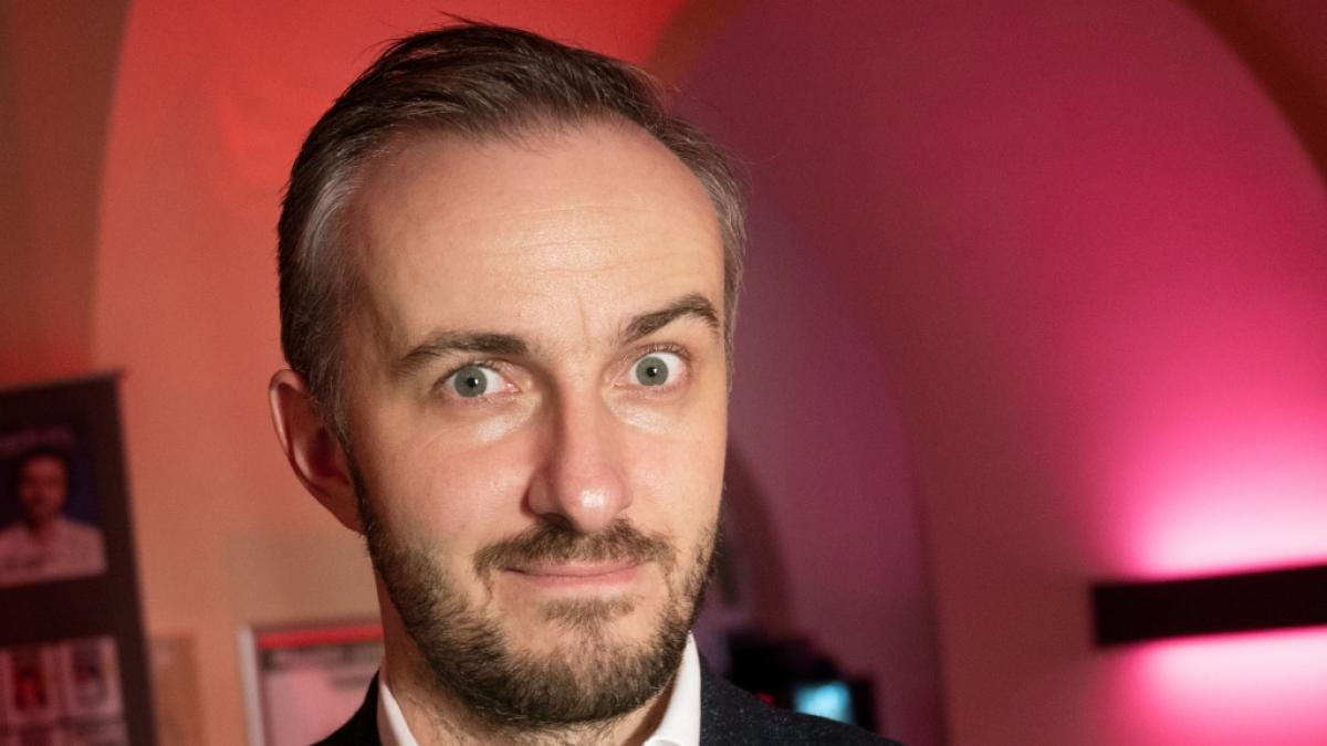 Hat Jan B&ouml;hmermann Michael Wendler bei den Corona-Verschw&ouml;rungstheoretikern eingeschleust? (Foto)