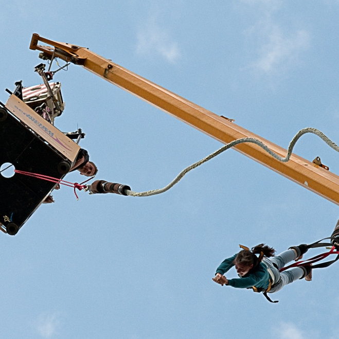 Junge Frau stirbt bei Bungee Jump: War das Seil zu lang?
