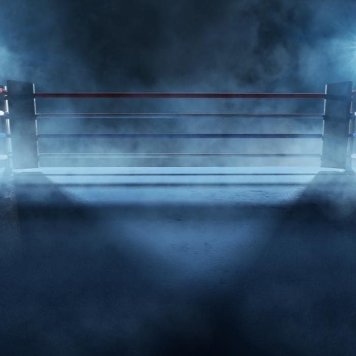 Box-Profi (27) bricht plötzlich mitten im Ring zusammen!