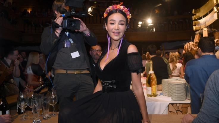Verona Pooth ließ bei der Weißwurstparty in Kitzbühel die Korken knallen.
