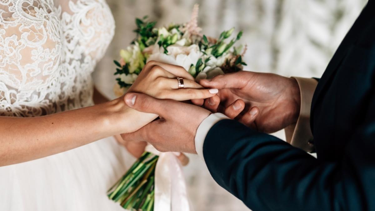 Die Ehe-Geschichte von Mary Cosby ist alles andere als gew&ouml;hnlich: Die Glamour-Lady aus "The Real Housewives of Salt Like City" hat ihren Stief-Oma geheiratet (Symbolbild). (Foto)