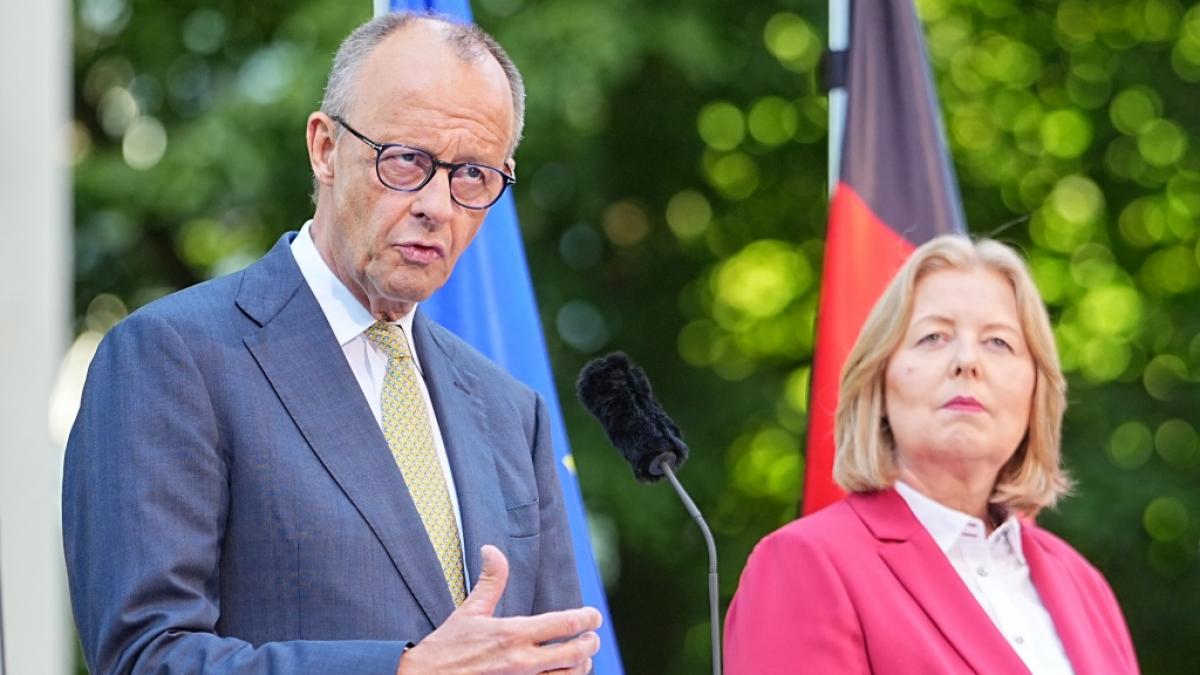 Bundeskanzler Friedrich Merz (CDU) und Arbeitsministerin B&auml;rbel Bas (SPD) arbeiten an Pl&auml;nen zur Abschaffung der Rente mit 63. (Foto)