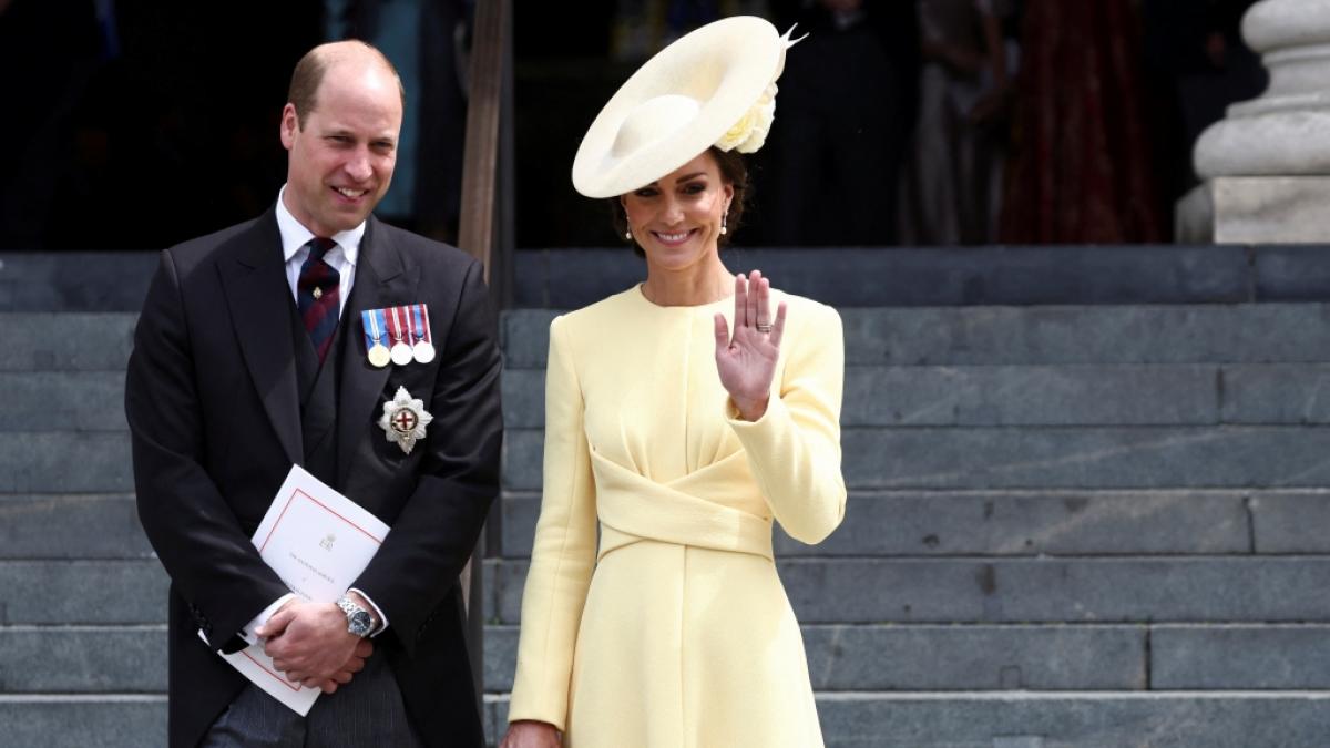 Prinz William und Herzogin Kate tauschten jetzt in aller &Ouml;ffentlichkeit s&uuml;&szlig;e K&uuml;sse aus. (Foto)