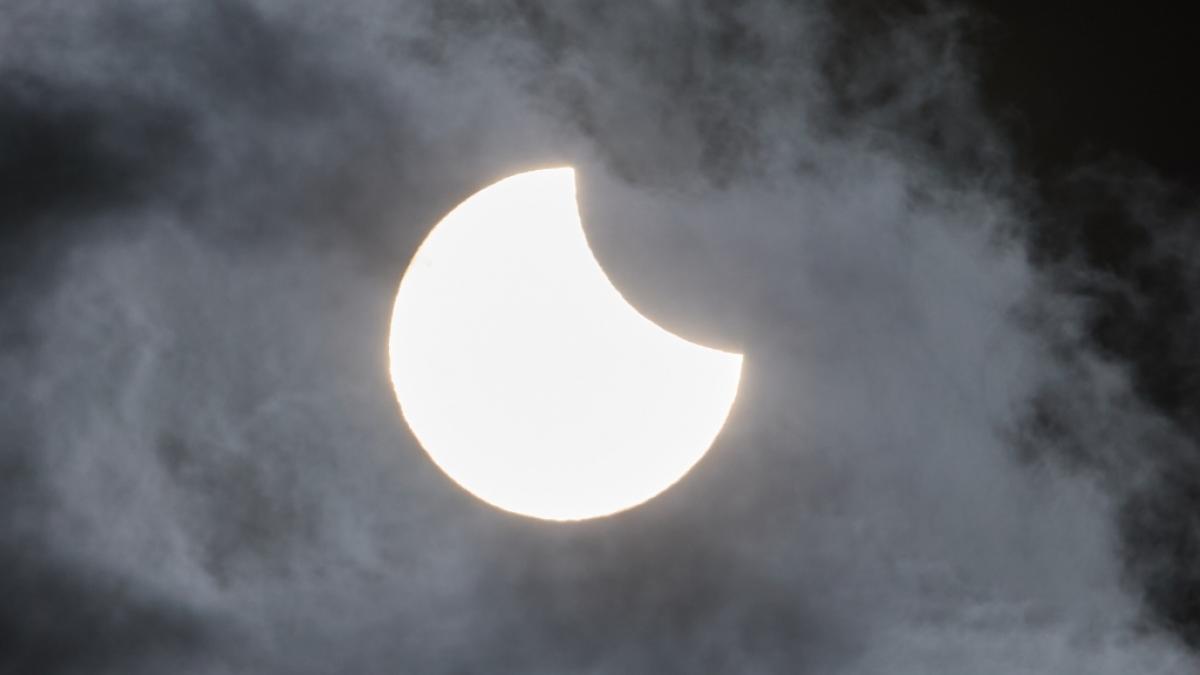 Leider ist die partielle Sonnenfinsternis im Februar nicht in Deutschland sichtbar. (Foto)