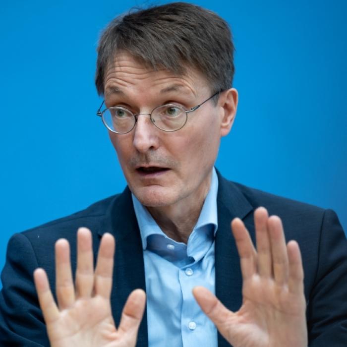 Karl Lauterbach startet nach Spahn-Aus neue Impf-Offensive