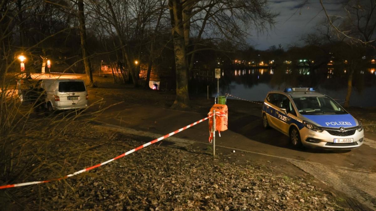 Im Wei&szlig;en See in Berlin-Pankow sind zwei Leichen entdeckt worden - bei den Toten soll es sich um ein Kleinkind und eine erwachsene Frau handeln. (Foto)