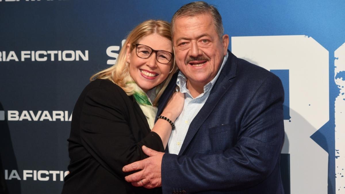 Schauspieler Joseph Hannesschl&auml;ger, hier mit seiner Frau Bettina, wird im Hospiz behandelt. (Foto)