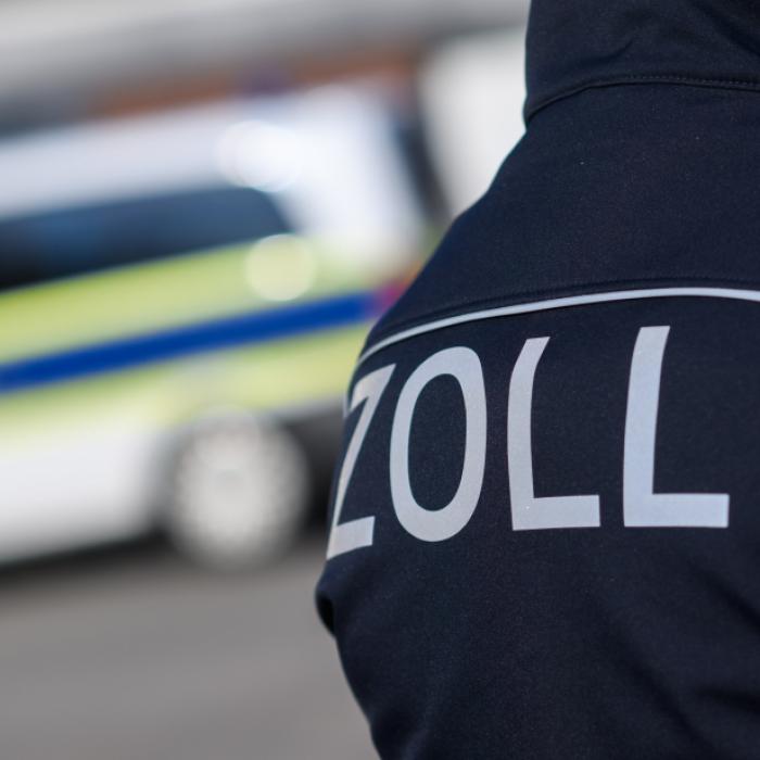 Zoll-Beamte auf der A8 in Südfrankreich machten den grausamen Leichenfund im Auto des Verdächtigen (Symbolbild).