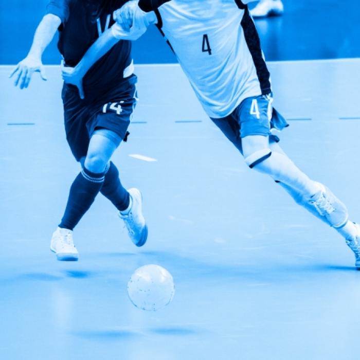 Schüsse bei Fußballspiel! Hallen-Match abgebrochen, mehrere Verletzte